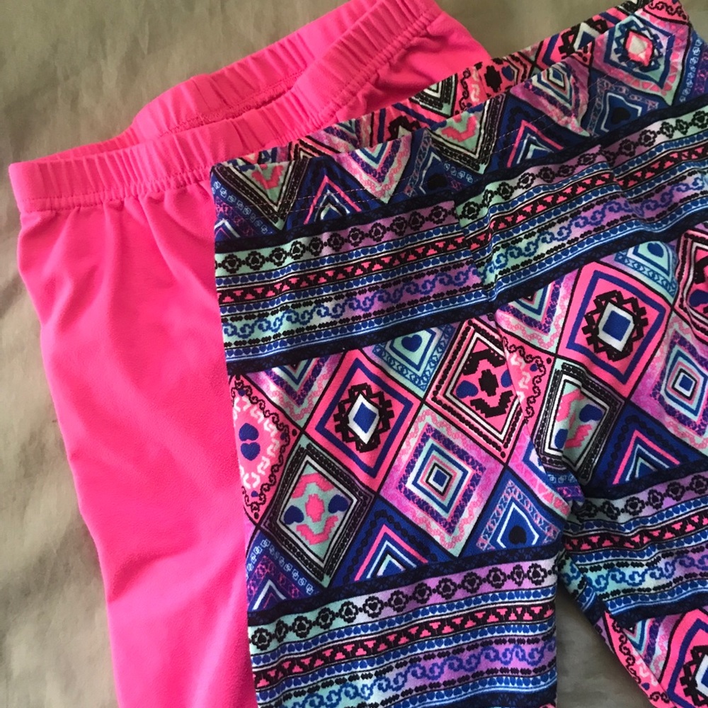 Bundle of (2) size 5 leggings